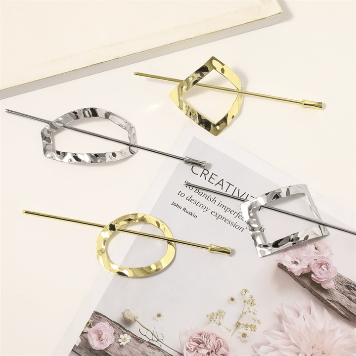 Chris Rubin Nova Rectangle Slide Buckle Hair Claw - Gold - Hair Accessories | Fashiongirl