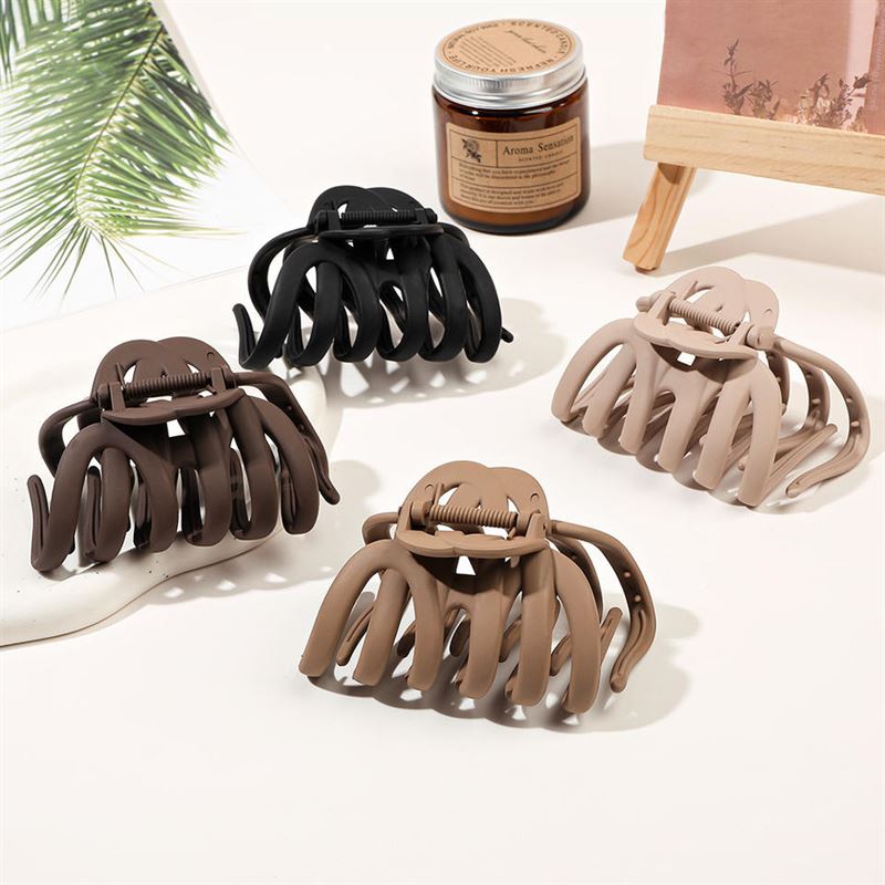 SOHO Bibiana Hair Claw - Beige - Hair Accessories