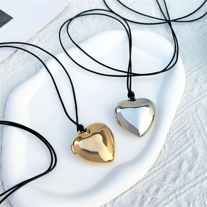 SOHO Reva Heart Choker Necklace - Gold - | Fashiongirl