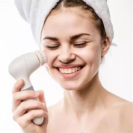 UNIQ 4 - in - 1 Electric Face Brush / Cleansing brush for face and body - | Fashiongirl